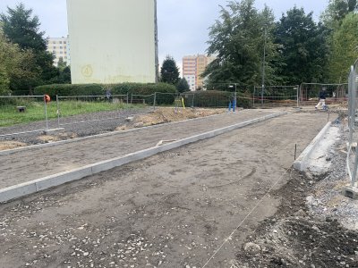 Trwa budowa drogi dla rowerów na ulicy Rolniczej (fot. D. Matejczyk)