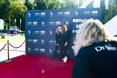 Czerwony dywan i ścianka, czyli symbole filmowych festiwali. Od wczoraj dostępne także w Gdyni, fot. Anna Bobrowska / mat. prasowe FPFF