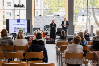 Wiceprezydentka Gdyni Oktawia Gorzeńska i dr Robert Hirsch – miejski konserwator zabytków podczas spotkania z cyklu „Wtorki z modernizmem” (fot. Karol Stańczak)