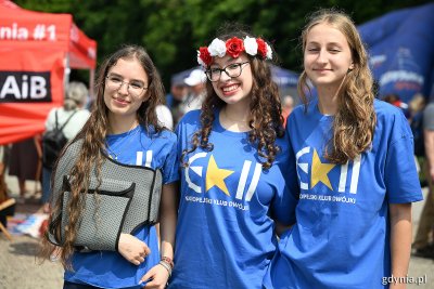 Piknik Europejski przygotowuje młodzież z II Liceum Ogólnokształcącym z Oddziałami Dwujęzycznymi (fot. Michał Puszczewicz/archiwum)