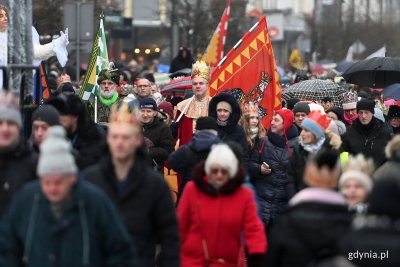 Barwny Orszak Trzech Króli na ulicach Gdyni (fot. M. Puszczewicz)