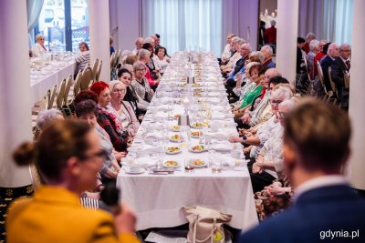 Świąteczne spotkanie seniorów w Hotelu Business Faltom Gdynia (fot. Karol Stańczak)