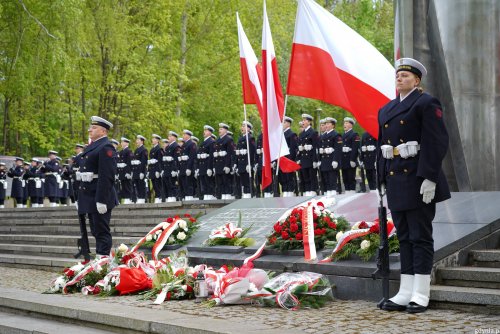 Obchody 81. rocznicy zakończenia II wojny światowej pod Pomnikiem Obrońców Wybrzeża (fot. Magda Śliżewska)