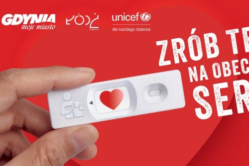 Materiały promujące rodzicielstwo zastępcze są w zakresie projektu graficznego kampanii objęte autorskimi prawami majątkowymi Miasta Łodzi - Centrum Administracyjnego Pieczy Zastępczej - autora kampanii „Rodzina jest dla dzieci”, dotyczącej projektu realizowanego we współpracy z Biurem UNICEF ds. Reagowania na Potrzeby Uchodźców w Polsce''. 