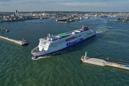 „Stena Ebba” wychodzi z portu w Gdyni (mat. prasowe Stena Line)