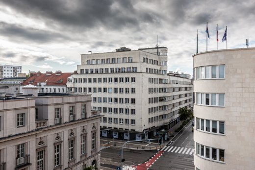Bankowiec przy ul. 3 Maja (fot. Tomasz Lelito / Gdyński Szlak Modernizmu)