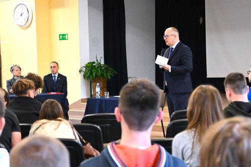 Senator Adam Bodnar podczas spotkania z uczniami I ALO (fot. Aneta Marczak)
