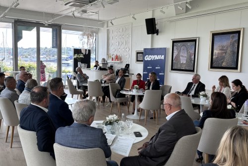 Posiedzenie Gdyńskiej Rady Dialogu Gospodarczego odbyło się w Business Class Marina (fot. materiały prasowe UM Gdyni)