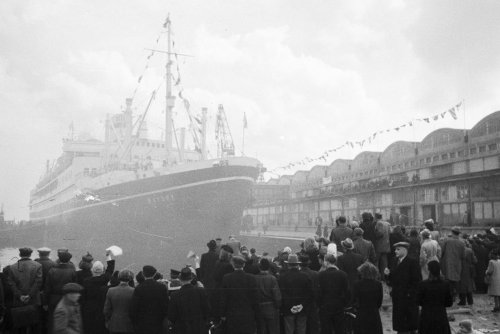 Transatlantyki w gdyńskim porcie, to zawsze duże wydarzenie (Fot. ze zbiorów Muzeum Miasta Gdyni)