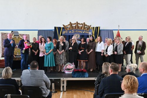 W jubileuszu Szkoły Podstawowej nr 42 wzieli udział również absolwentki, absolwenci i sympatycy szkoły (fot. Magdalena Starnawska)