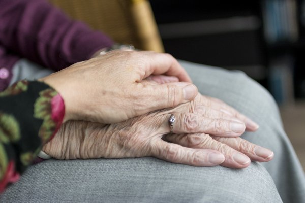 Seniorze bądź czujny - oszuści wciąż aktywni  