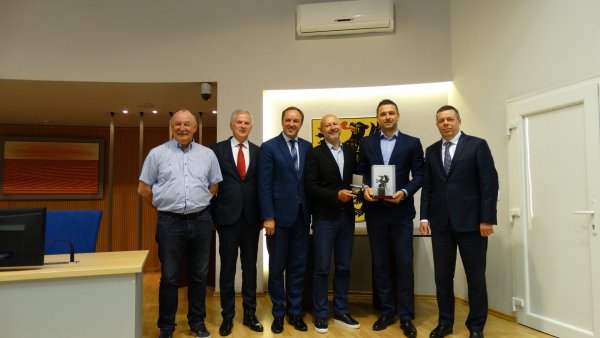 Odznaczenia marszałka dla klubu Arka Gdynia 