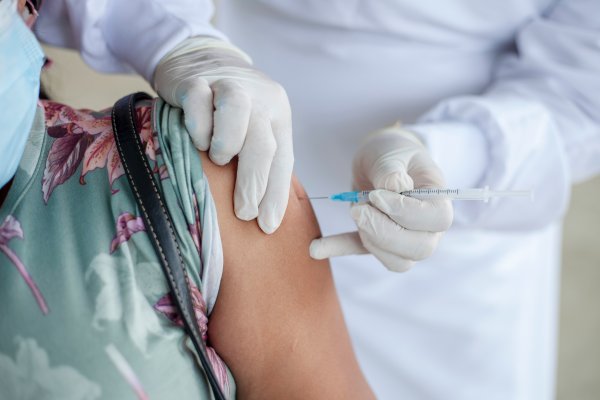 Bezpłatne szczepienia przeciw pneumokokom dla seniorów