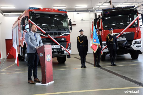 Nowy wóz dla straży współfinansowany przez Gdynię