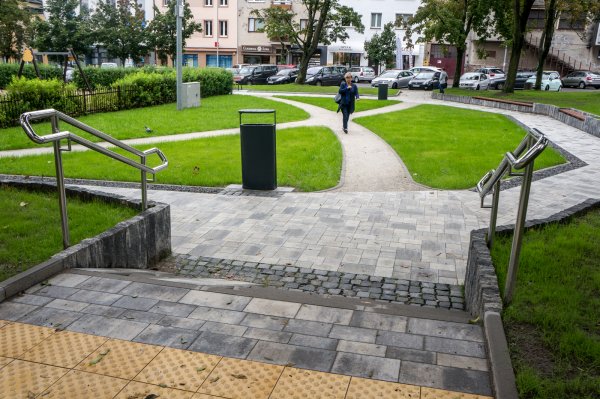 Po zakupach odpoczniesz na nowym skwerku