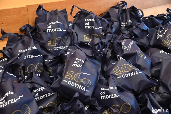 Paczki dla potrzebujących gotowe na wigilię