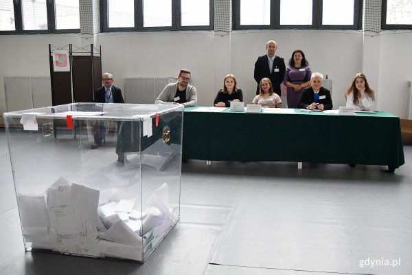 Podwyżki dla członków obwodowych komisji wyborczych