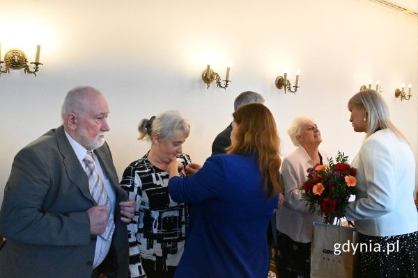 Medale dla par z długoletnim stażem małżeńskim