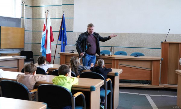 Lekcje edukacji obywatelskiej. Dzieci i młodzież w magistracie
