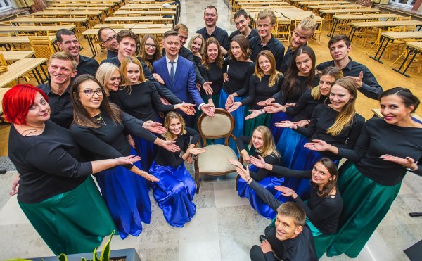 Wyśpiewaj się! Dołącz do Akademickiego Chóru UMG
