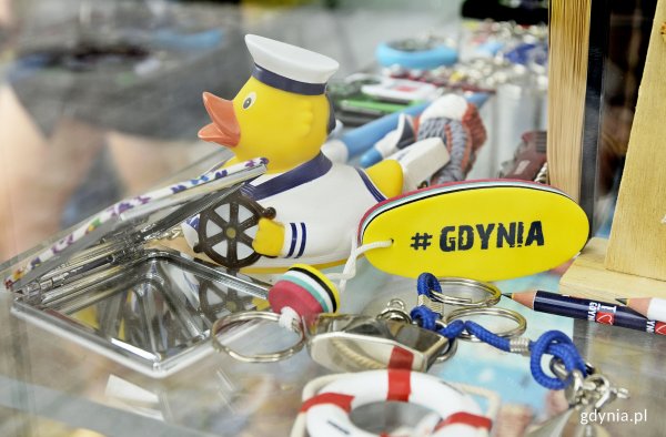 Przypominają o Gdyni i wakacjach