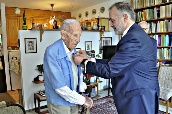 Prof. Jan Łopuski odznaczony