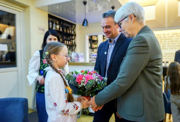 Wojna oczami dziecka. Niezwykły wernisaż w Konsulacie Kultury