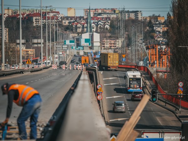 Estakada Kwiatkowskiego – remont trwa, ruch sterowany na bieżąco