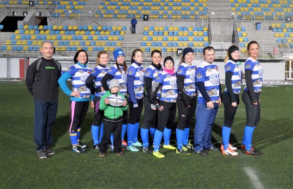 Kobiece rugby na fali