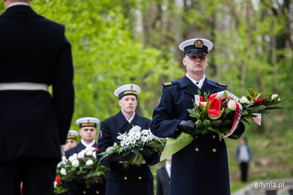 Dzień Pamięci Ofiar Zbrodni Katyńskiej – Gdynia odda hołd pomordowanym