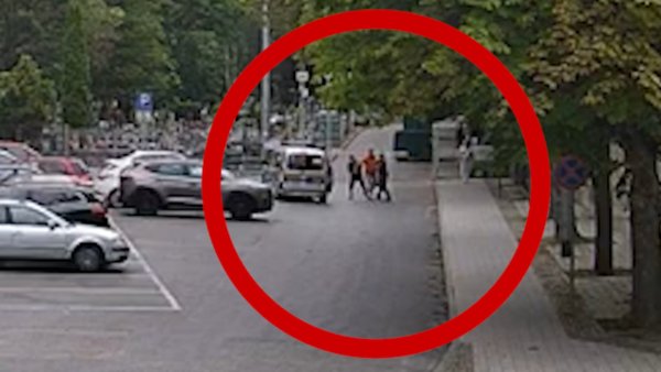 Pijany szarpał się ze strażnikami pod bramą cmentarza