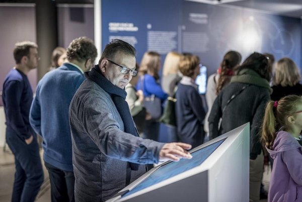 Wenda, szkło i powrót do dzieciństwa