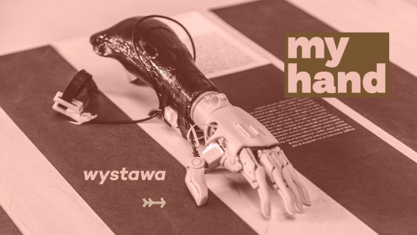 Ręce z drukarki na wystawie w PPNT