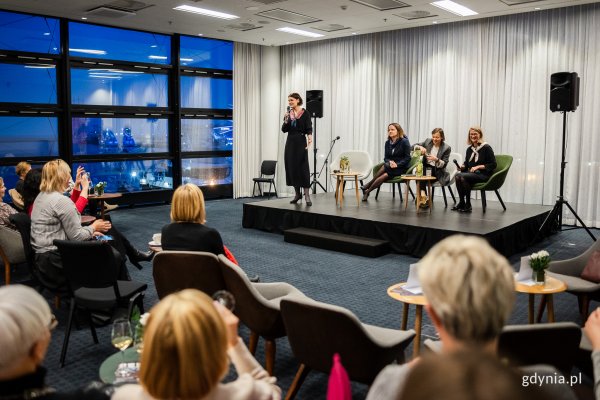 Konsulat Kobiet: rozmowy nie tylko o kobietach