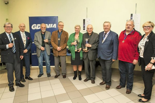 Urodzinowy turniej brydża