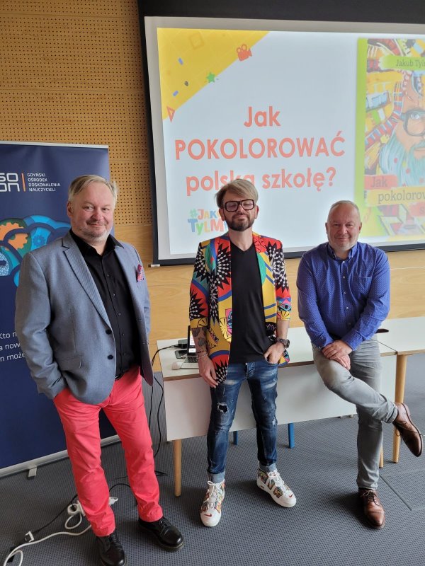 Gdyńscy dyrektorzy kolorują szkoły