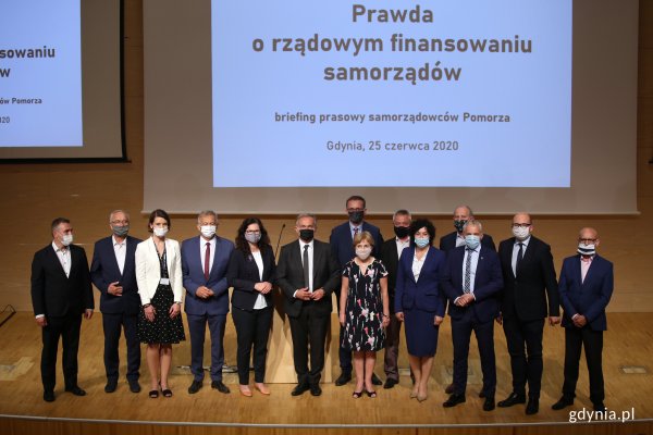 „Oczekujemy realnych działań państwa”. Samorządy o finansach