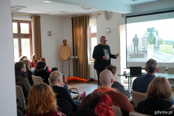 Rzeźba na urodziny miasta. Wspólny projekt z uczniami „Plastyka”