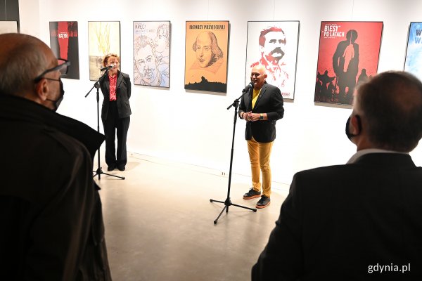 Hołd i edukacja