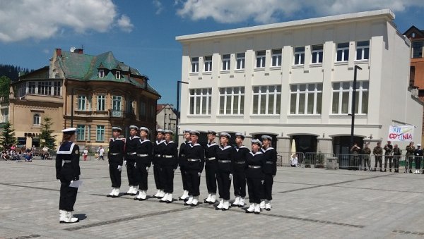 Sukces XII LO w V Ogólnopolskim Przeglądzie Musztry Klas Mundurowych 