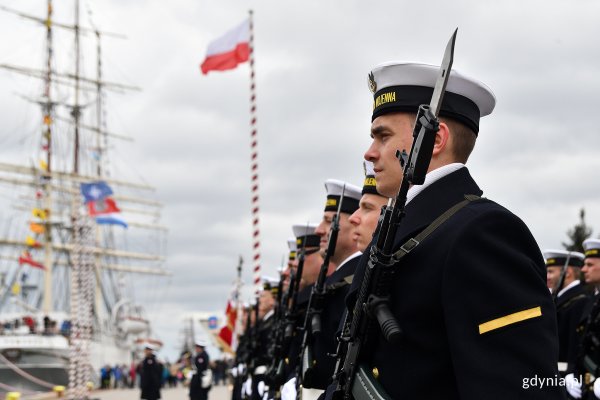 Gdynia w biało-czerwonej odsłonie