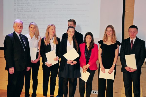 Najzdolniejsi uczniowie nagrodzeni