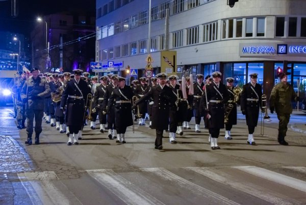 Uroczysty Capstrzyk ulicami Gdyni