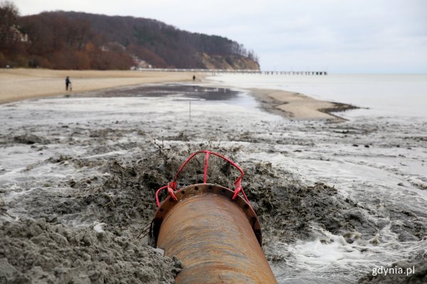 Orłowska plaża coraz szersza