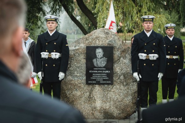 Pułkownik Dąbek uhonorowany pamiątkową tablicą