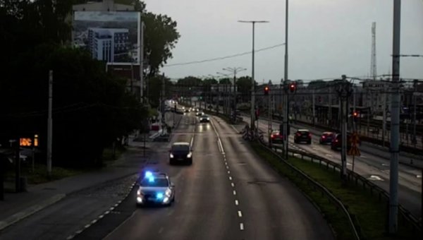 Na porodówkę z policyjną eskortą