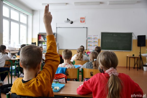 Gdyńscy uczniowie ze stypendiami marszałka