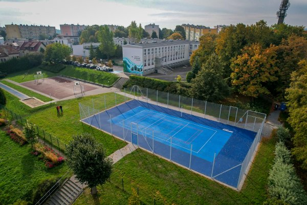 Nowe boisko dla uczniów SP 34 i mieszkańców Redłowa