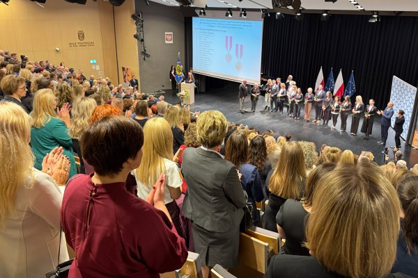 Ponad 70 osób z Gdyni nagrodzonych za pracę na rzecz edukacji