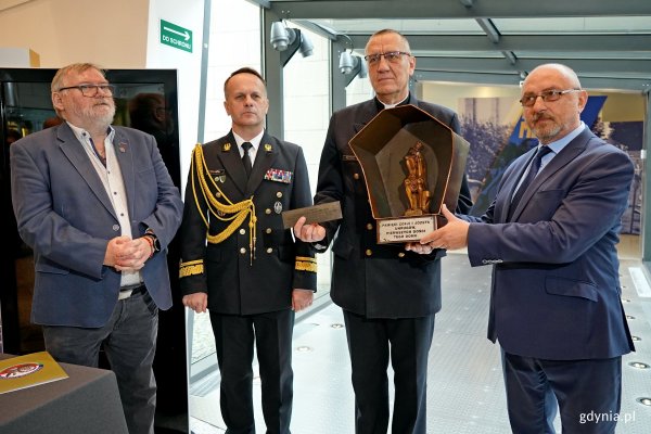 Kapliczka pamięci Józefa i Zofii Unrugów przekazana w Muzeum Marynarki Wojennej